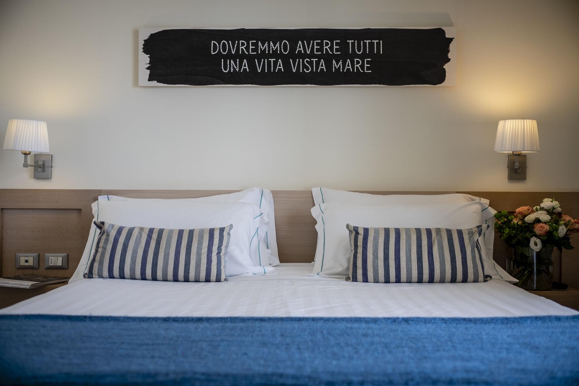 Le Rose Suite Hotel Rimini Esterno foto
